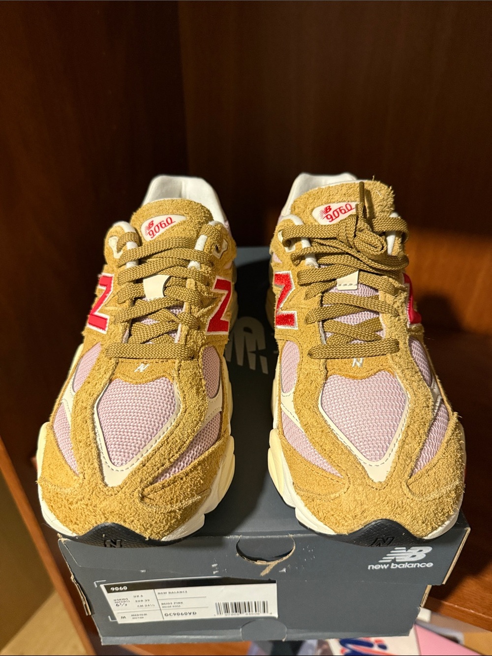 New Balance 9060 - Picture 2 of 4